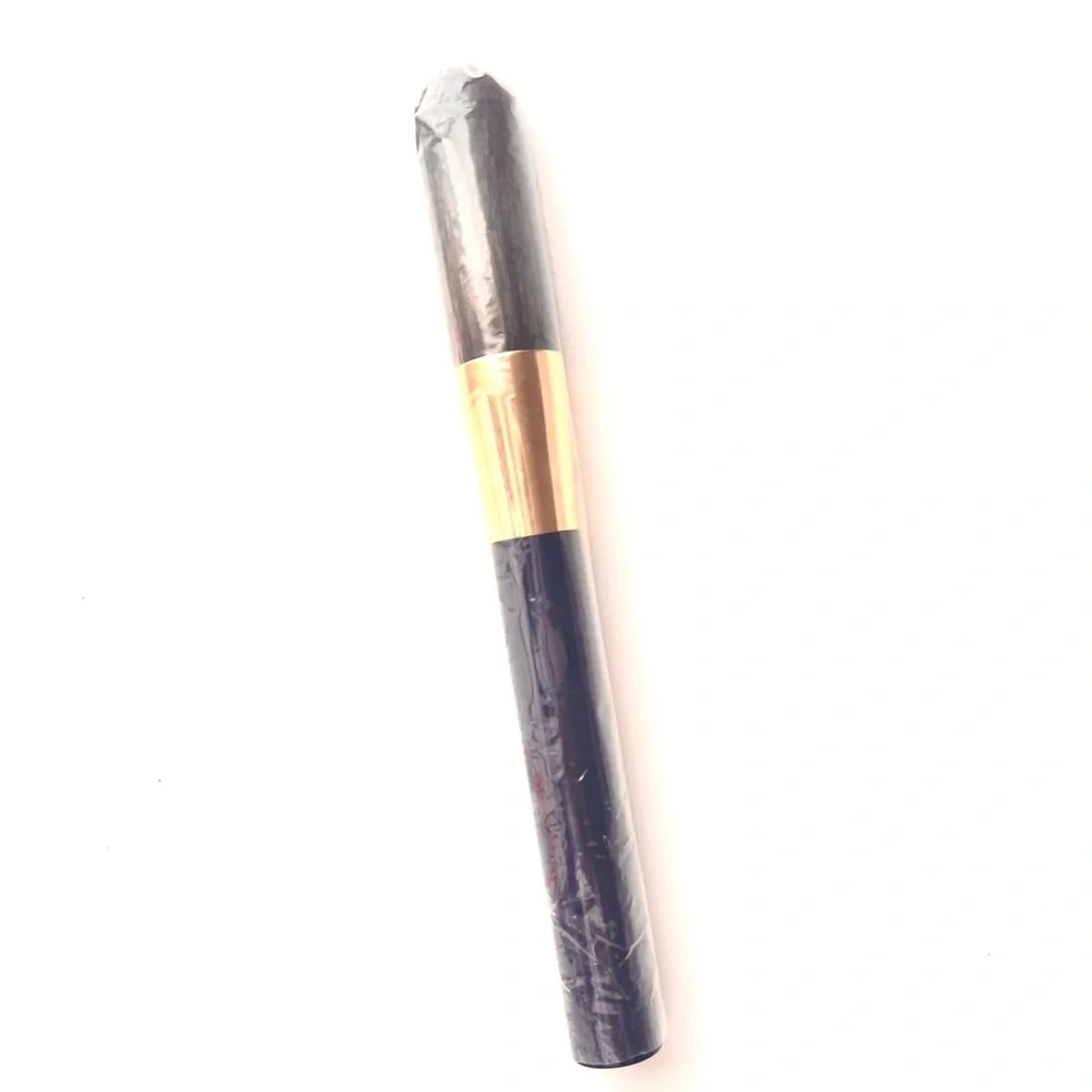 🆕 No Tag. Estée Lauder Powder Brush. Part of seasonal collection.